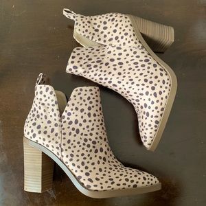 NEVERWORN trendy booties